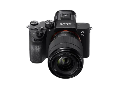 SONY Alpha 7 III Kit Systemkamera mit Objektiv 28-70, 7,6 cm Display Touchscreen, WLAN
