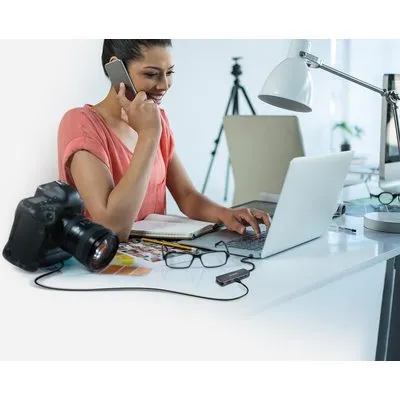 D-Link DUB-2325 - Hub - mit Kartenlesegerät - 2 x SuperSpeed USB3.0 + 1 x USB-C - Desktop (DUB-2325/E)